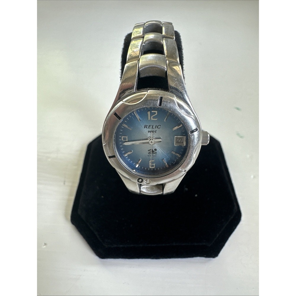 Relic Wet Watch ZR11657 Divers Blue Dial Date Silver Tone Case Stainless Band